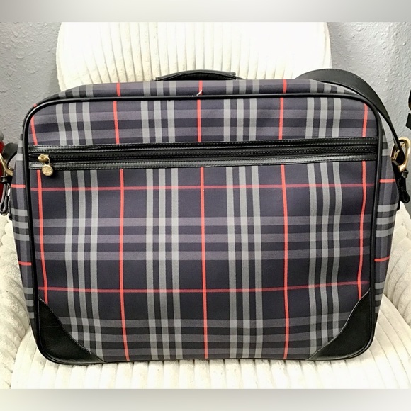 Burberry Travel Bags - Picture 4 of 16